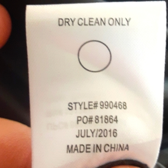 Stylish Black and White Houndstooth Coat - Picture 5 of 6